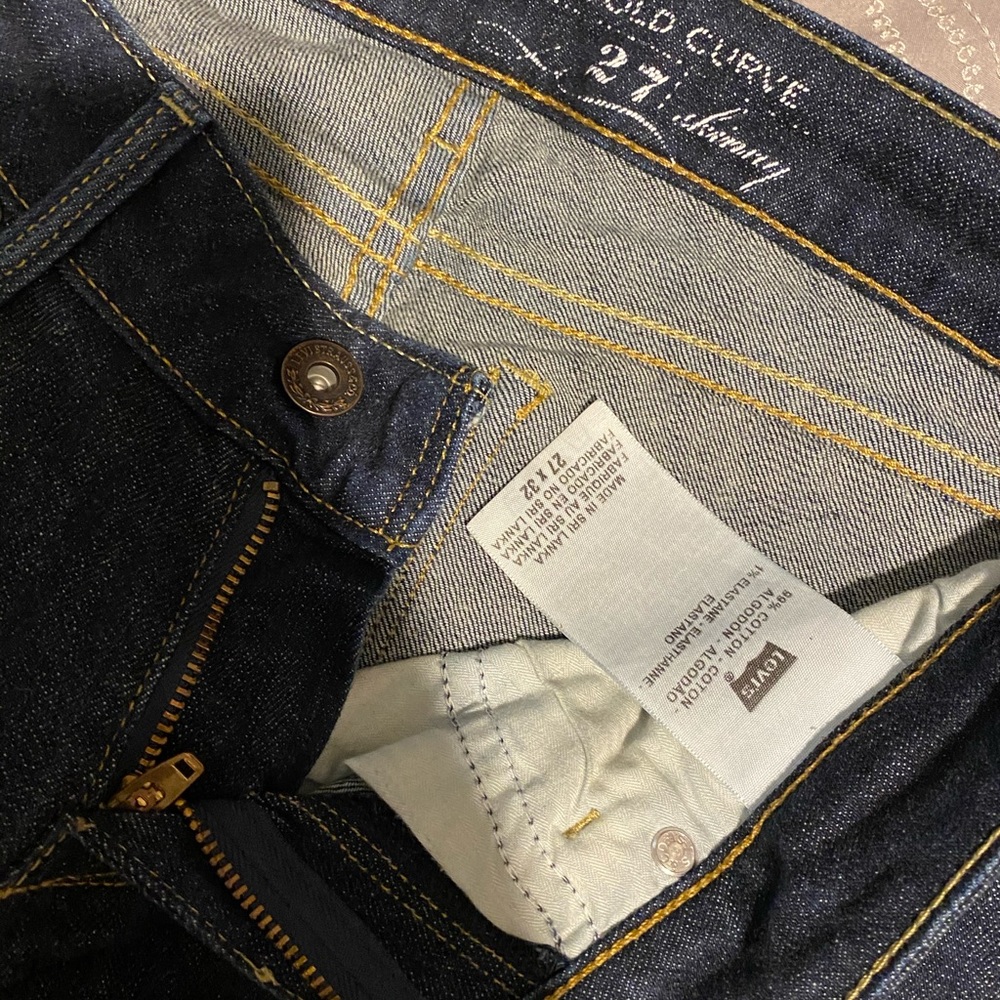 Levi’s - Picture 2 of 3